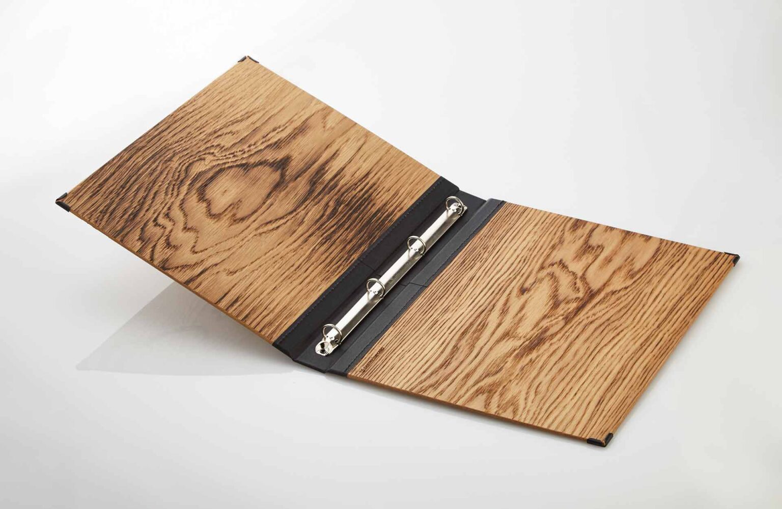 Gastrotopcard_Speisekarte_Modell_Zimmermappe_Royal_Woody_MG_9795.jpg