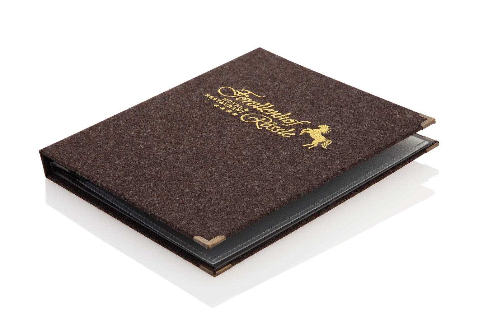 Gastrotopcard_Speisekarten_Finesso_Druckknopfleiste_Loden_MG_3916.jpg