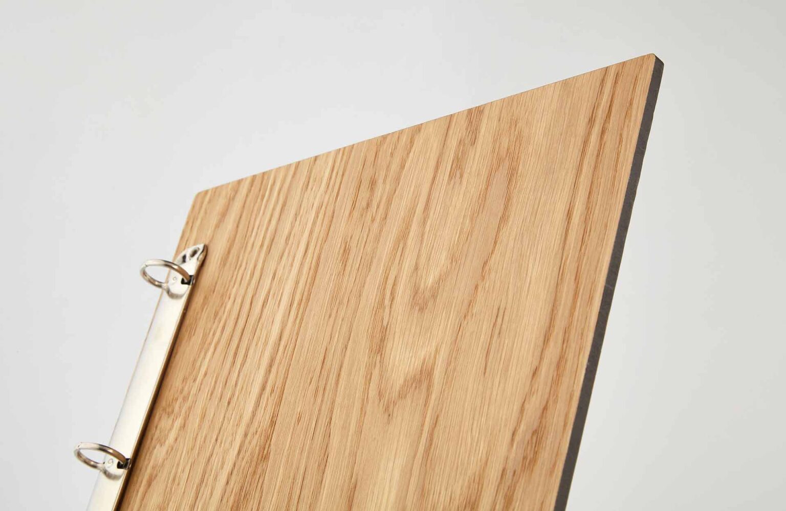 Gastrotopcard_Speisekarten_Menuboard_Ringmechanik_Jausenbrettoptik_Woody_MG_0528.jpg