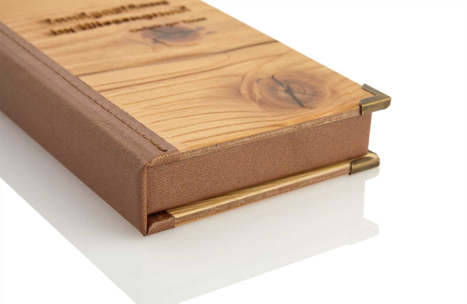 Gastrotopcard_Speisekarten_Rechnungsmappe_Billbox_Woody_MG_2436.jpg
