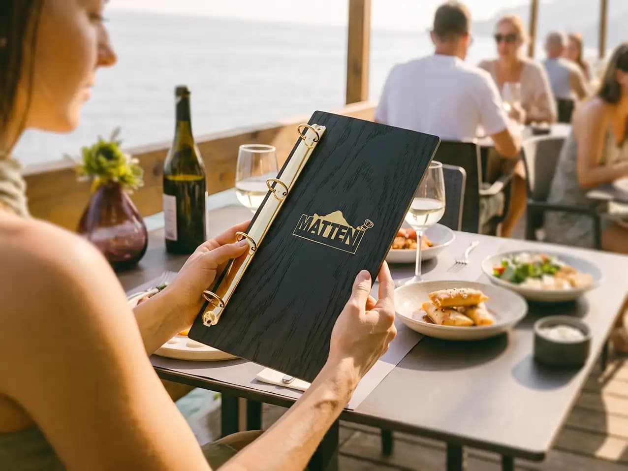 Menuboard Ringmechanik für die Gastronomie, A4 super schmal, Farbton Schwarz – Speisekarten Bilder