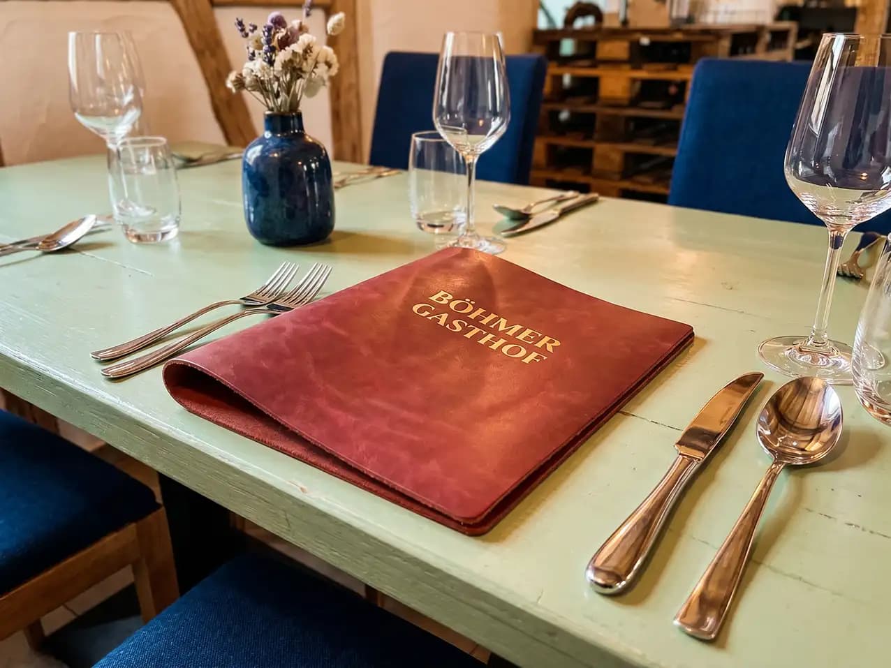 Gastronomie-Speisekarte Pellino Druckknöpfe in Grau – Format 27,5 × 27,5 cm quadratisch