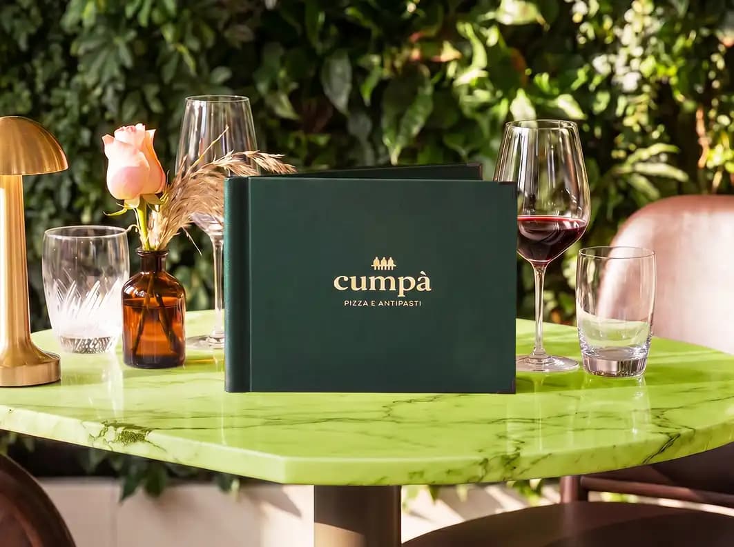 Speisekarte Quickin (A4 quer) mit Einband in Schwarz