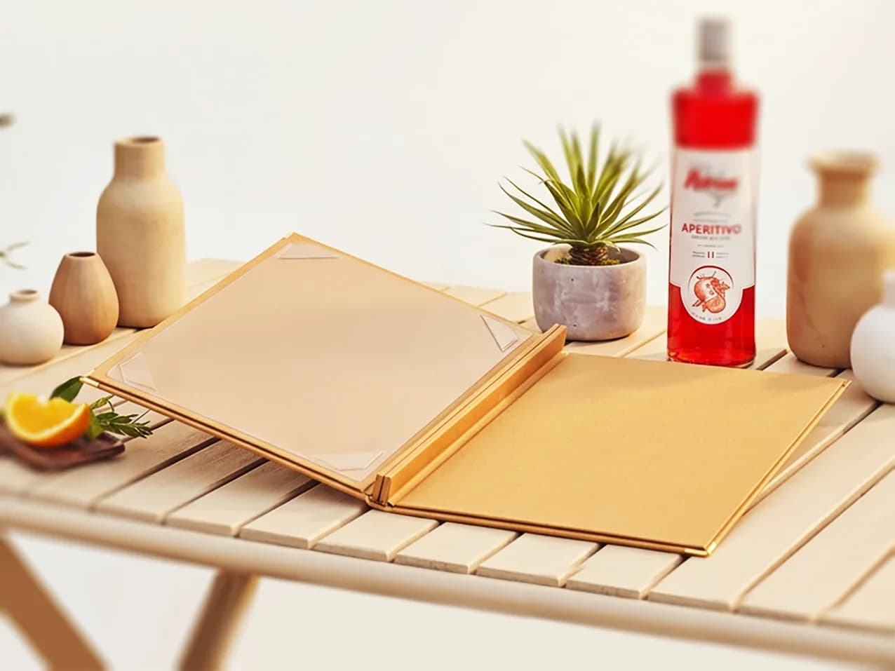 Speisekarte Finesso Magnetleiste (A4 hoch) mit Einband in Beige