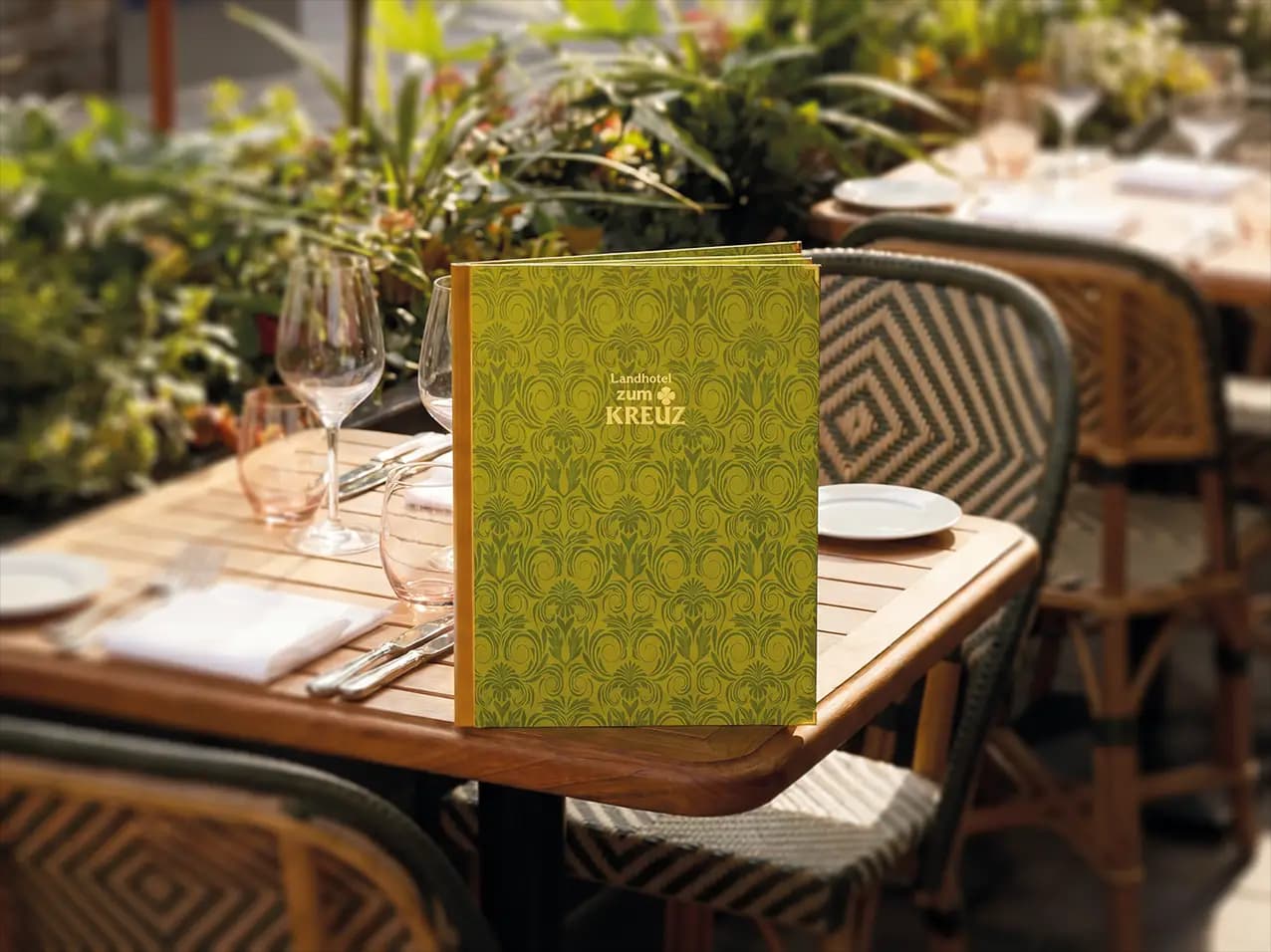 Gastronomie-Speisekarte Juwel unverstärkt in Gelb – Format A4 hoch