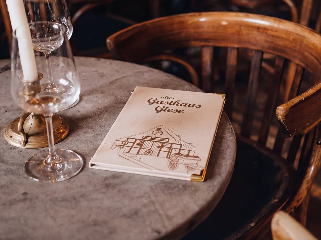 Gastronomie-Speisekarte Kordesso Light in Schwarz – Format A5 hoch
