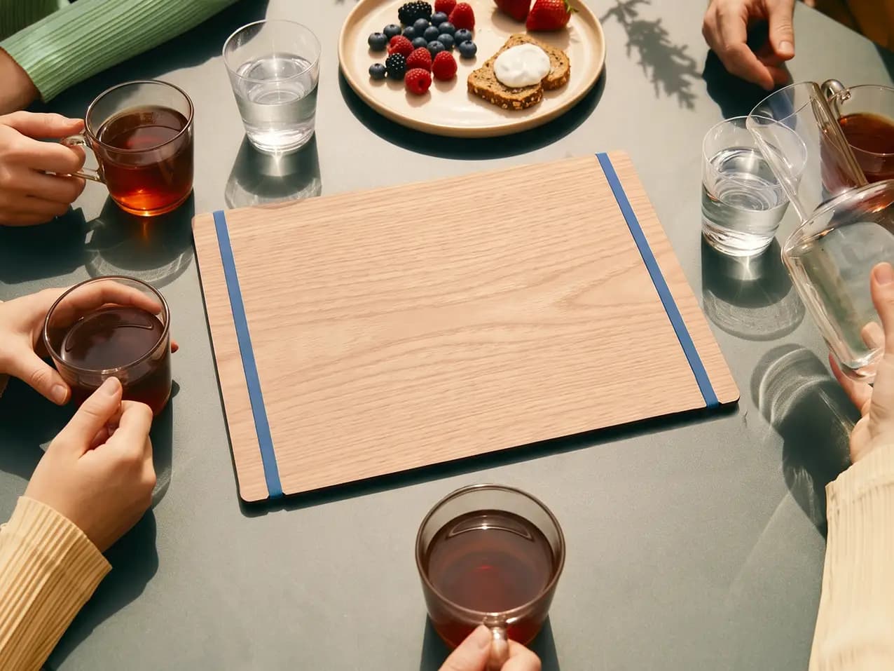 Speisekarten Bilder: Menuboard Gummi / Kordel (A4 quer) mit Board in Beige