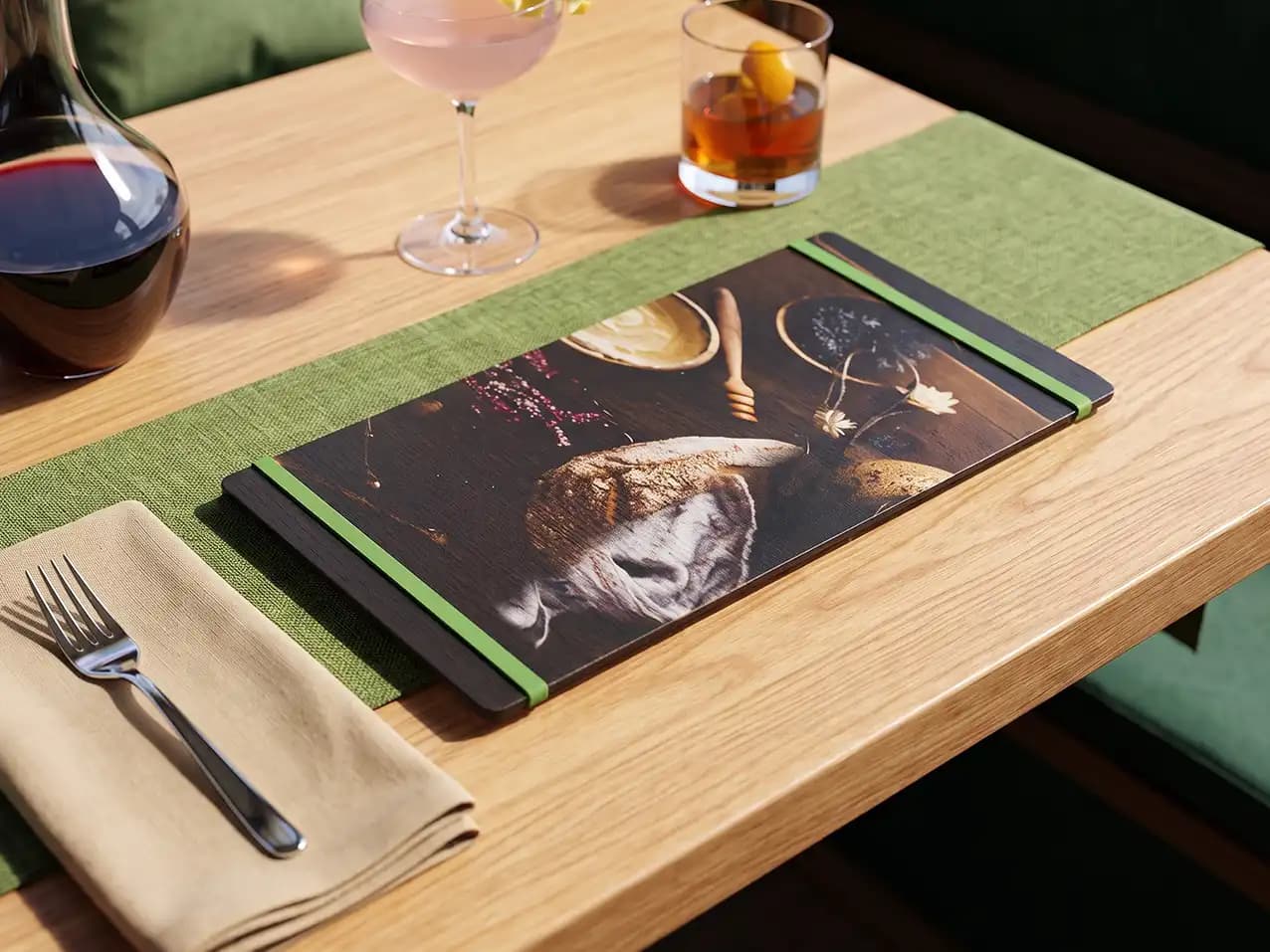 Speisekarten Bilder: Menuboard Gummi / Kordel im Format A4 super schmal, Farbe Schwarz