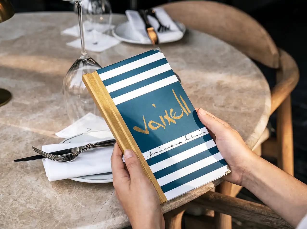 Quickfix als Speisekarte im Format A4 schmal, Farbe Blau