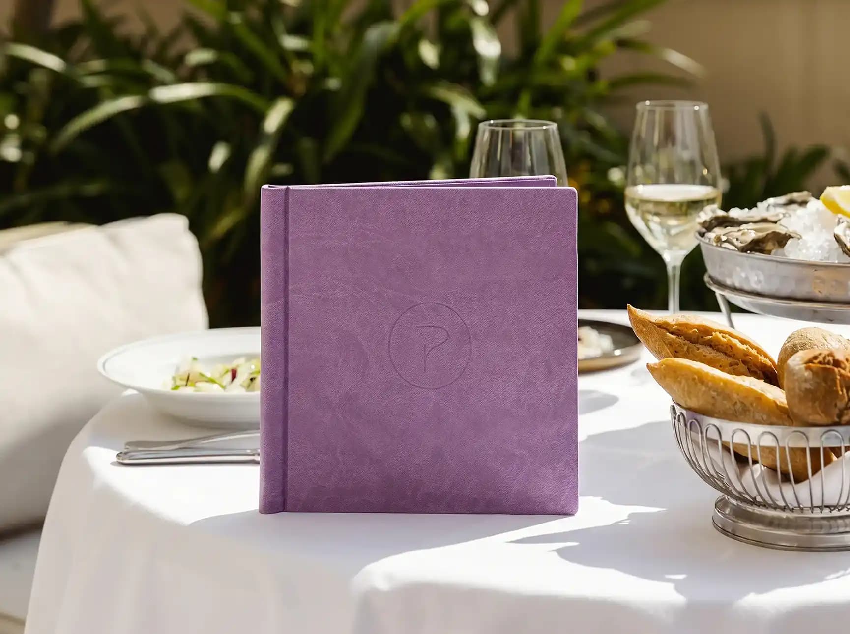 Gastronomie-Speisekarte Quickin in Grau – Format 20 × 20 cm quadratisch