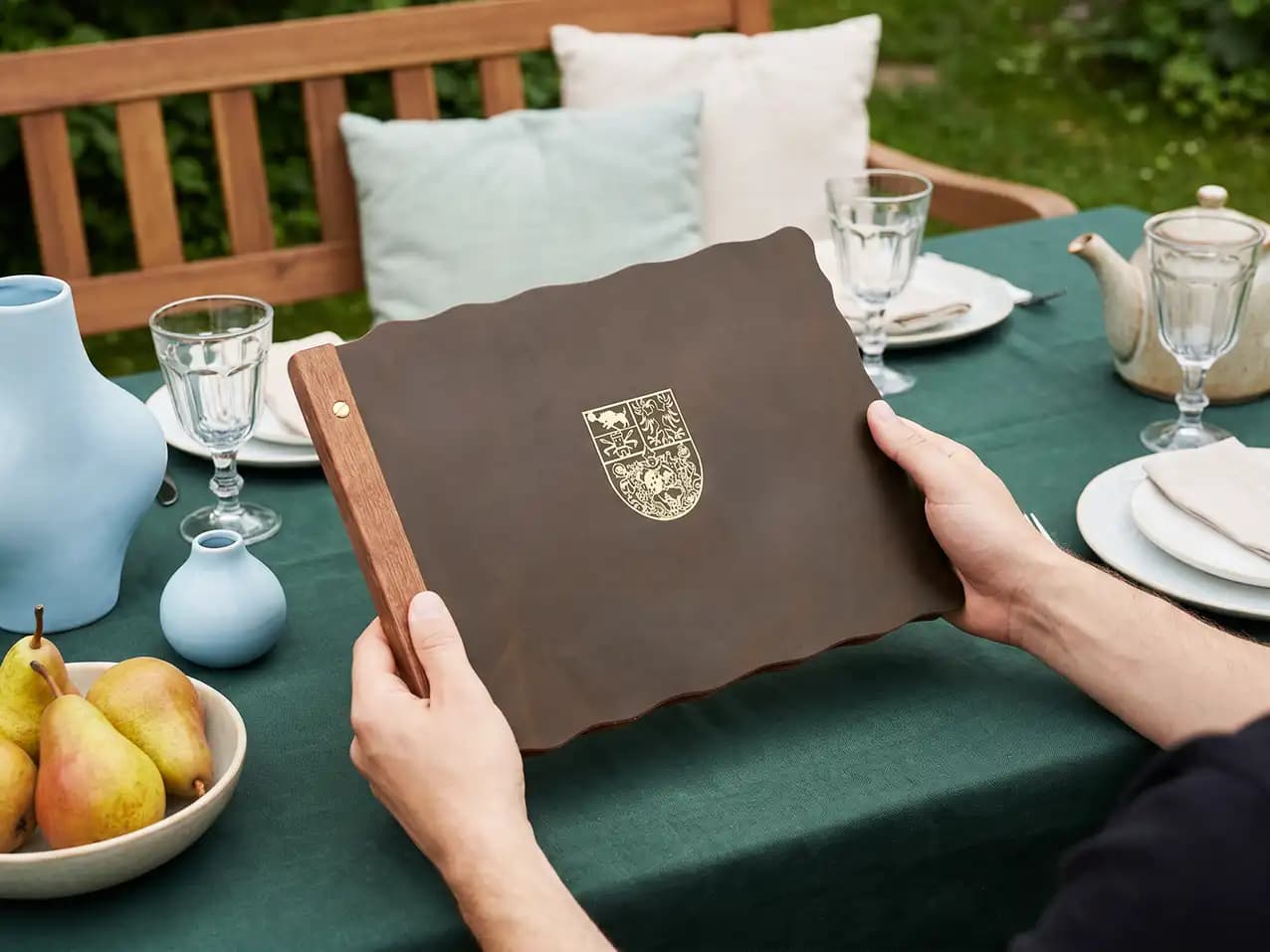 Speisekarte Rustika im Format A4 quer, Einband in Braun
