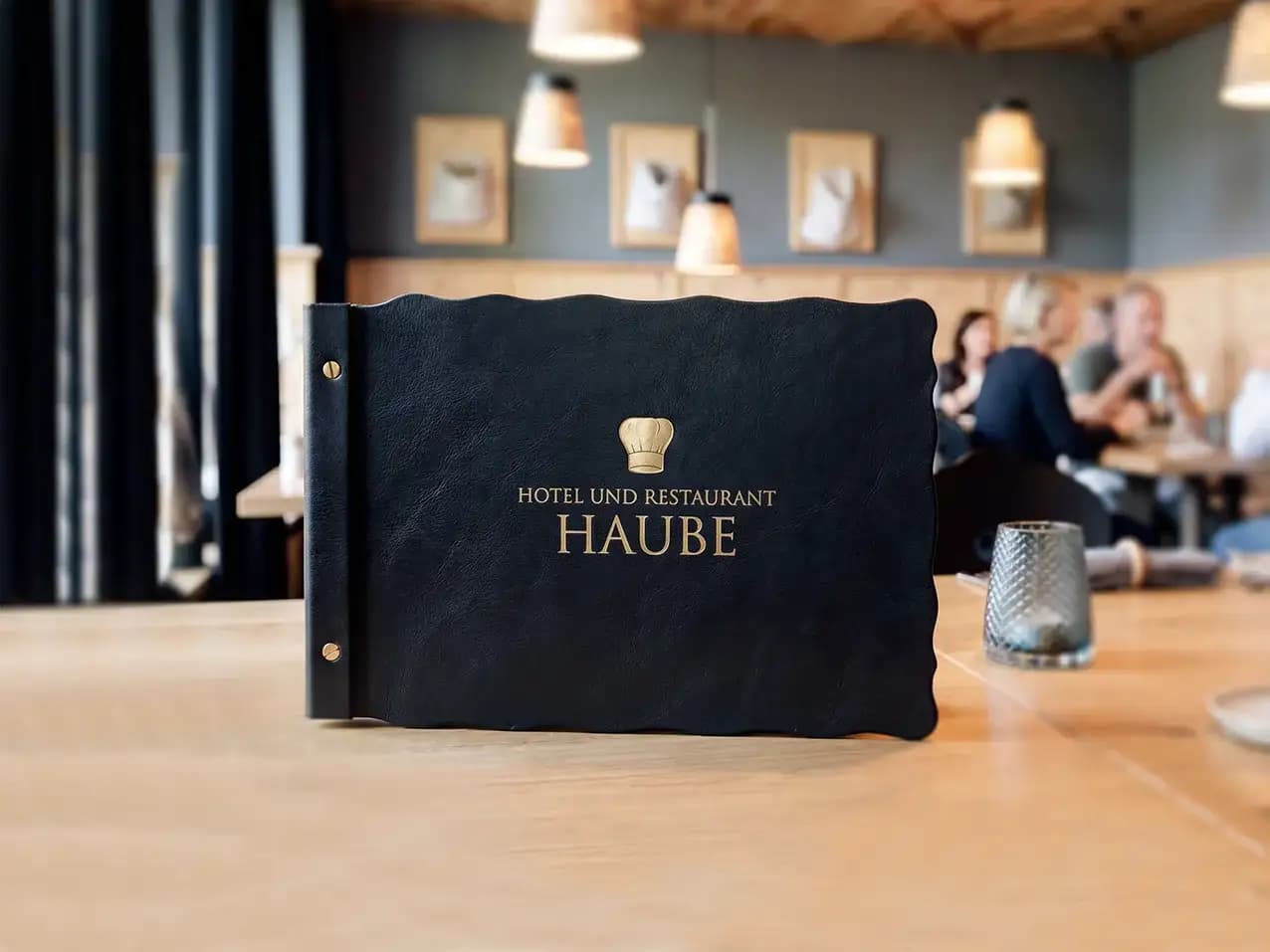 Speisekarte Rustika im Format A4 quer, Einband in Schwarz
