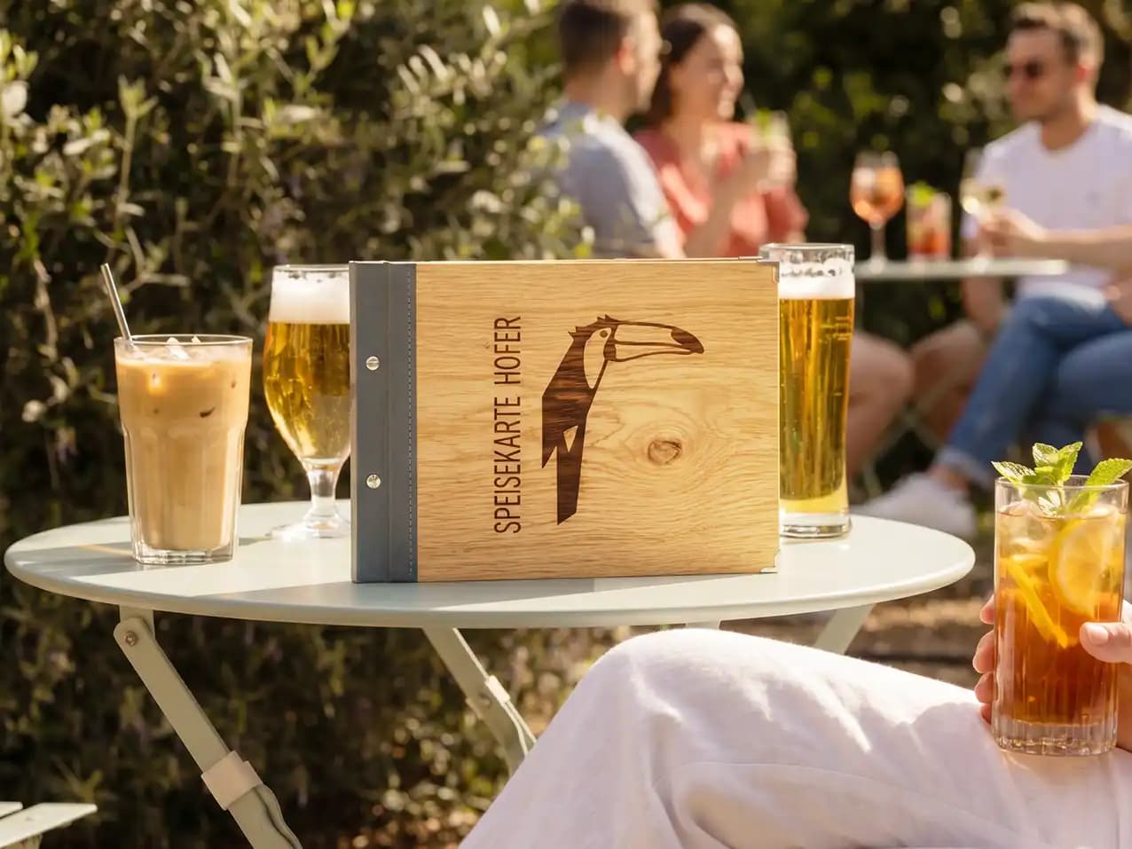 Gastronomie-Speisekarte Select in Gold / Metallic – Format A4 quer