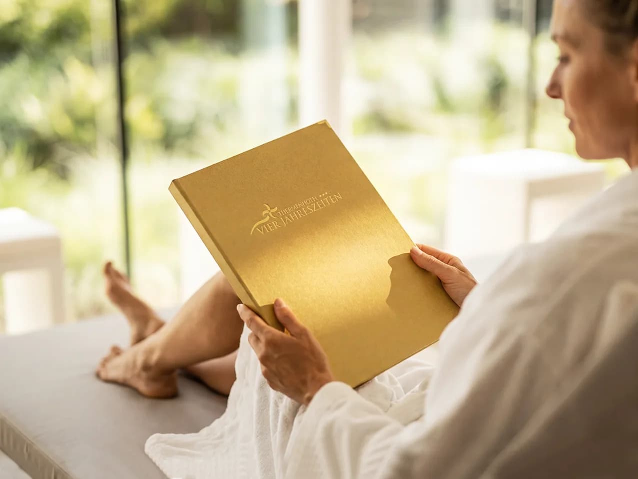 Speisekarte Signmaster Premium im Format A4 hoch, Einband in Gold / Metallic