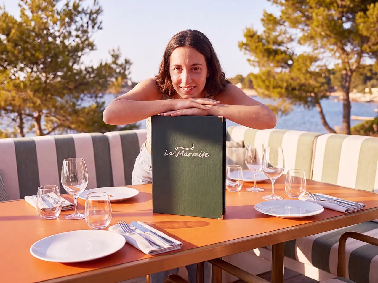 Gastronomie-Speisekarte Signmaster in Schwarz – Format A4 hoch