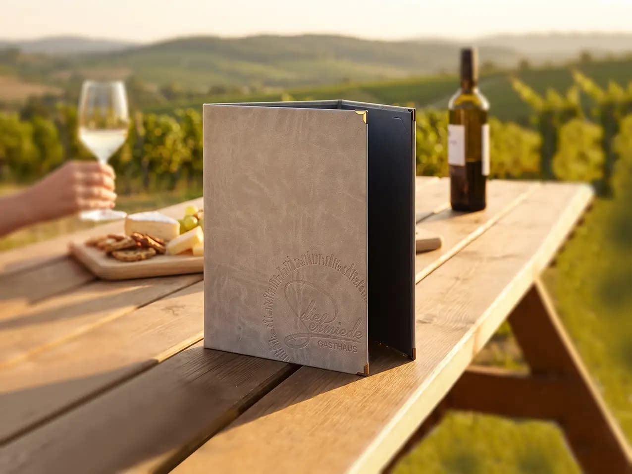 Gastronomie-Speisekarte Trio in Braun – Format A4 hoch