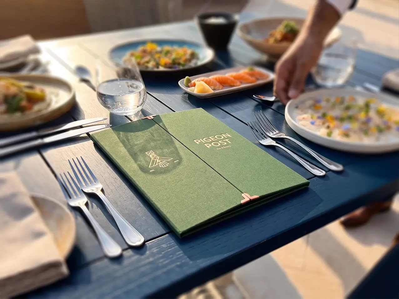 Gastronomie-Speisekarte Delicard in Grün, Format A4 hoch – Speisekarten Bilder