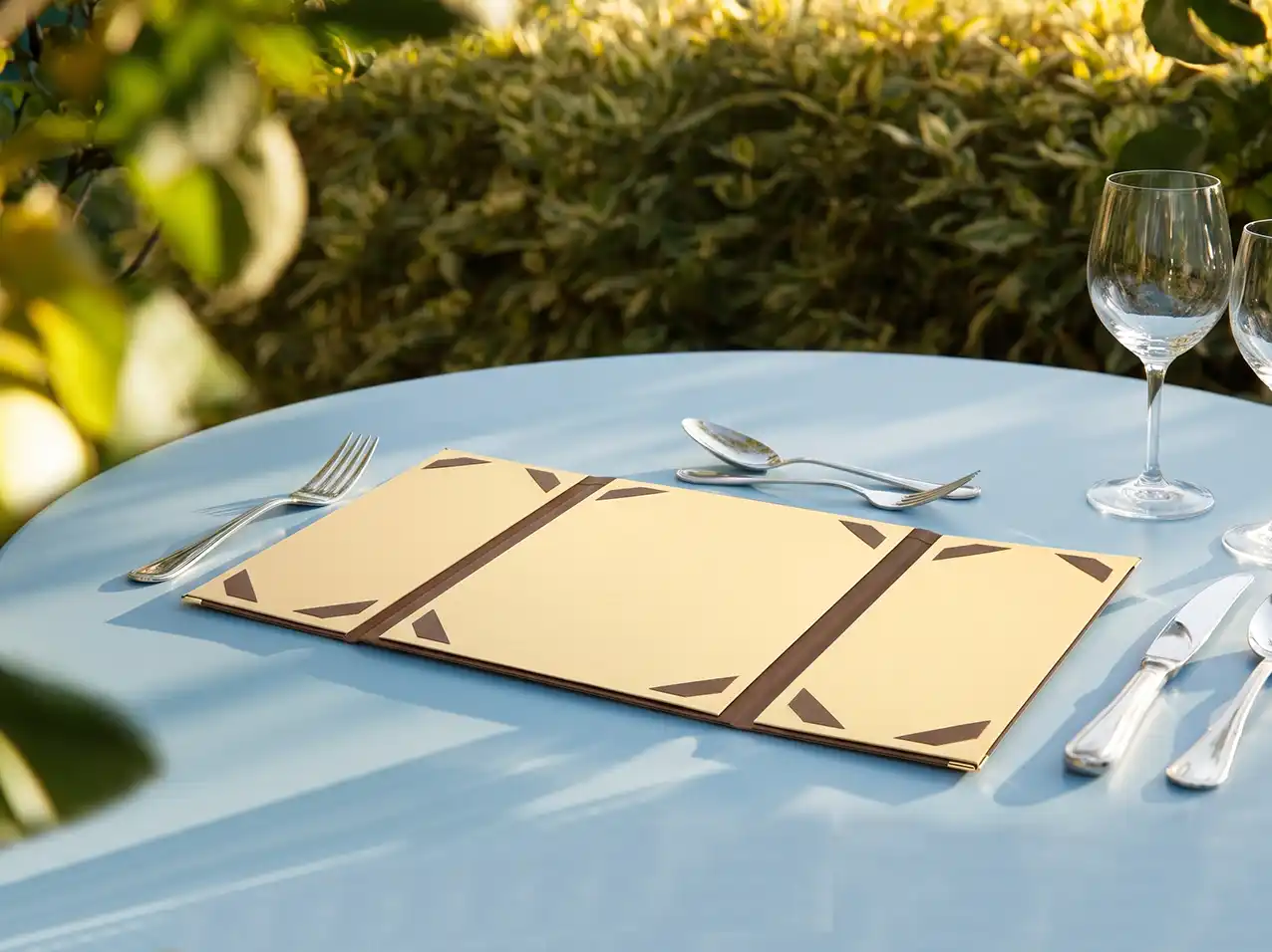 Speisekarten Bilder: Speisekarte Delicard (A5 hoch) mit Einband in Beige
