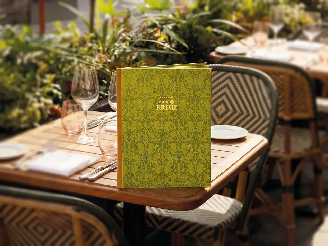 Gastronomie-Speisekarte Juwel unverstärkt in Gelb, Format A4 hoch – Speisekarten Bilder