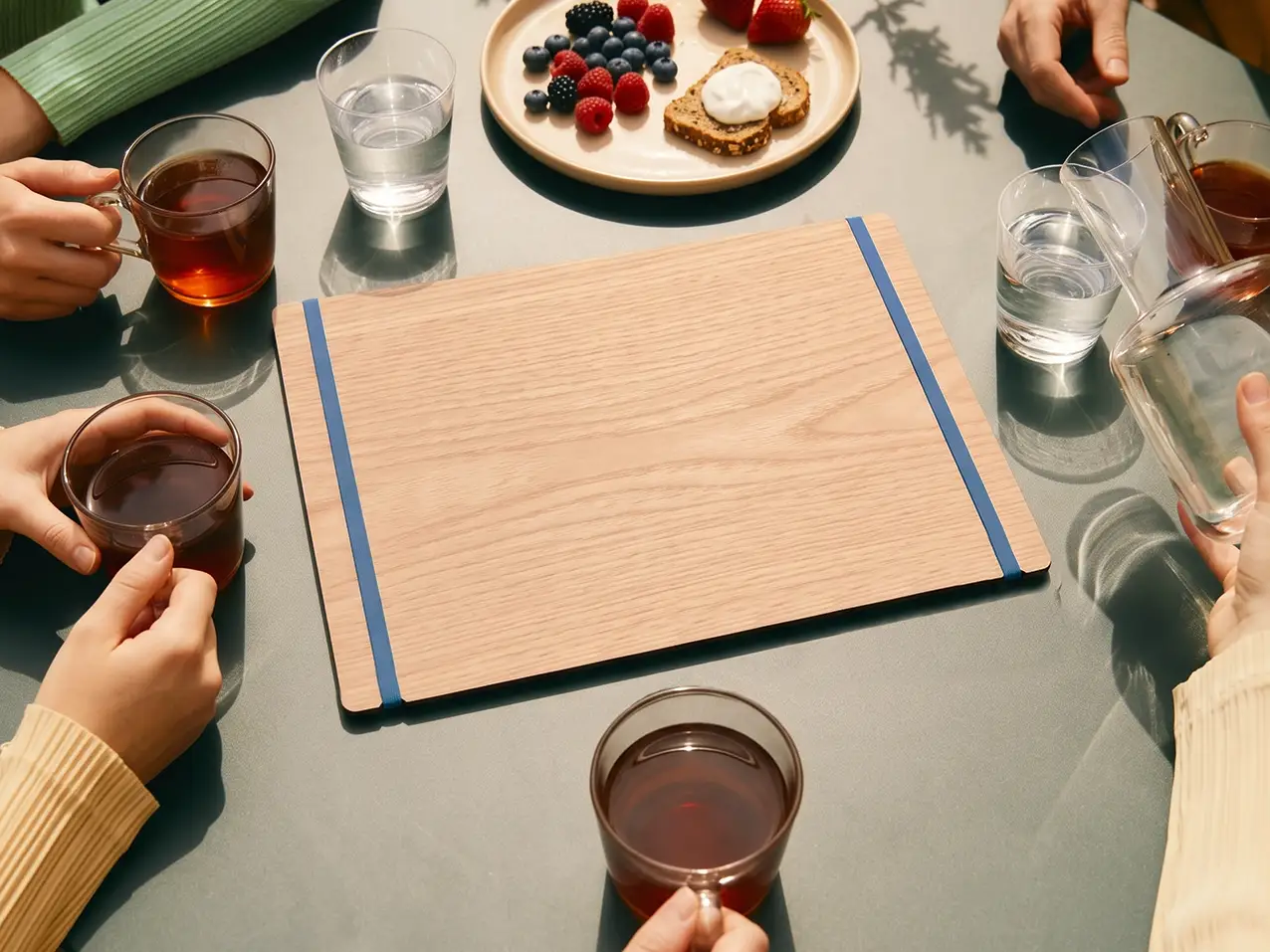 Speisekarten Bilder: Menuboard Gummi / Kordel (A4 quer) mit Board in Beige