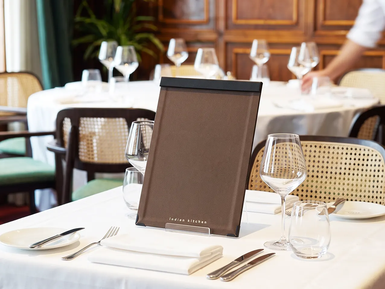 Menuboard Magnetleiste für die Gastronomie, A5 hoch, Farbton Braun – Speisekarten Bilder