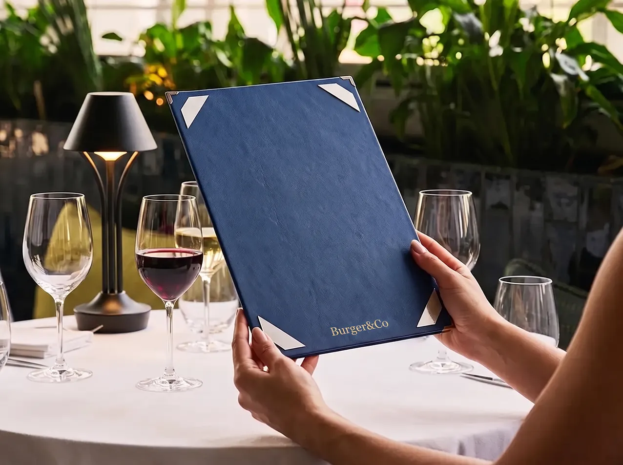Menuboard Schleifen für die Gastronomie, A4 hoch, Farbton Blau – Speisekarten Bilder
