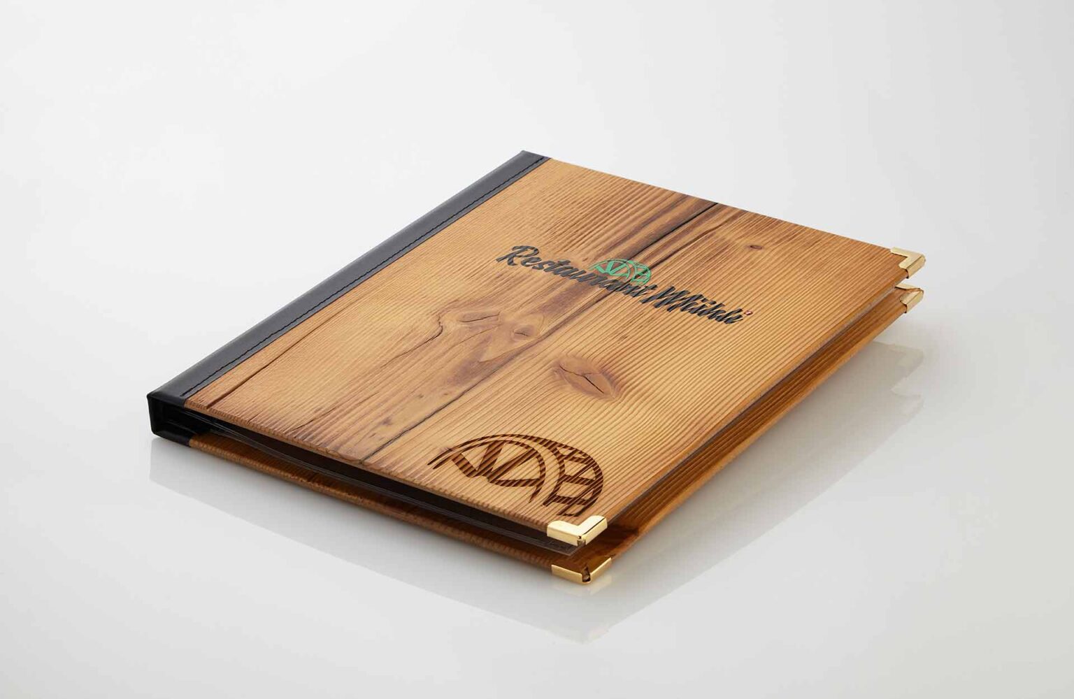 Gastrotopcard_Speisekarten_Finesso_Druckknopfleiste_Woody_MG_0073.jpg