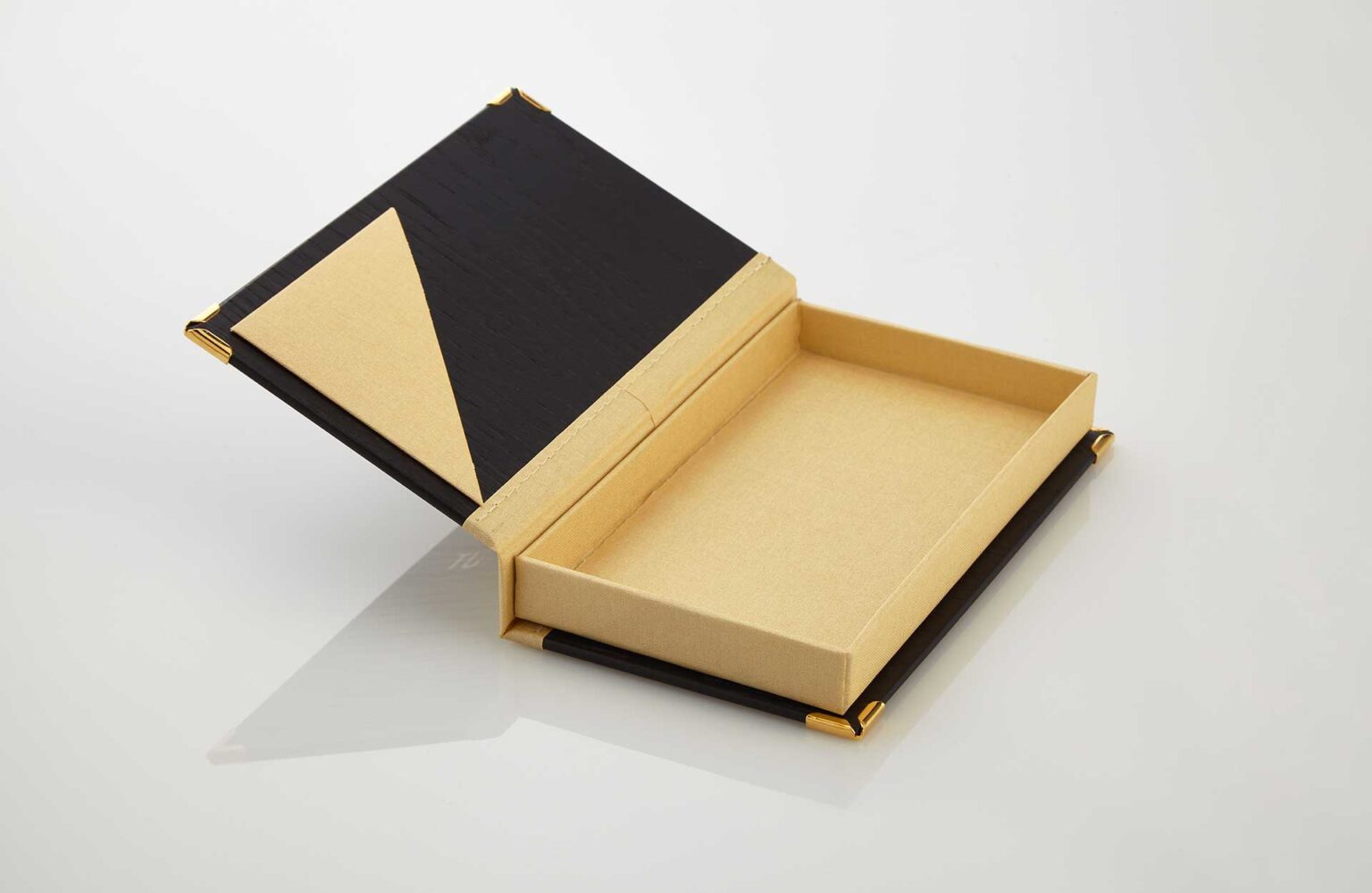 Gastrotopcard_Speisekarten_Rechnungsmappe_Billbox_Woody_MG_0179.jpg